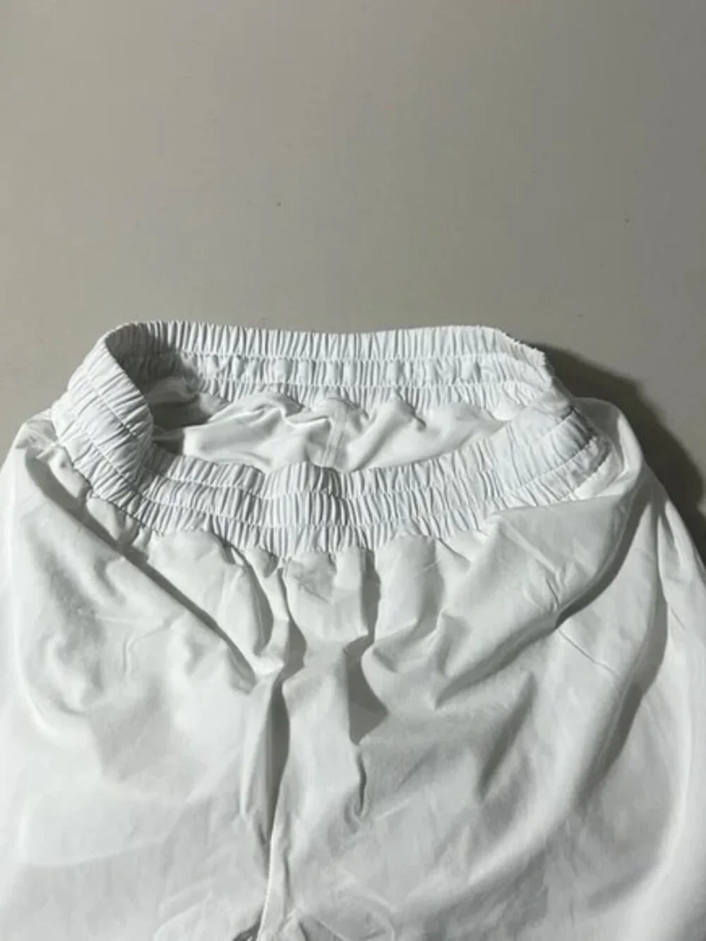 Beyond Yoga Stretch Woven In Stride Lined Shorts 3 Inch Inseam White - Picture 6 of 9